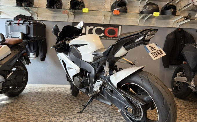 Honda CBR image 2
