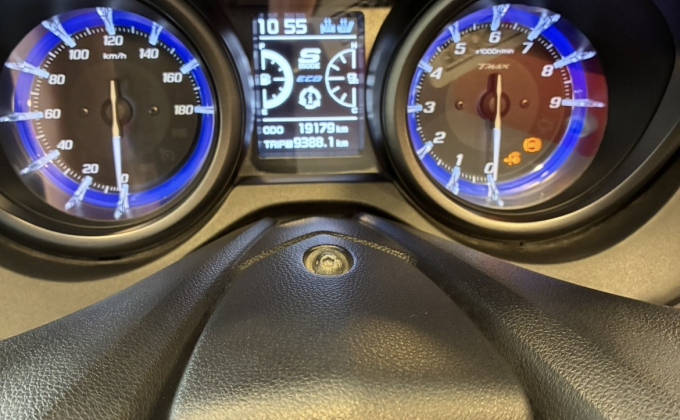 YAMAHA T-MAX 560 image 7