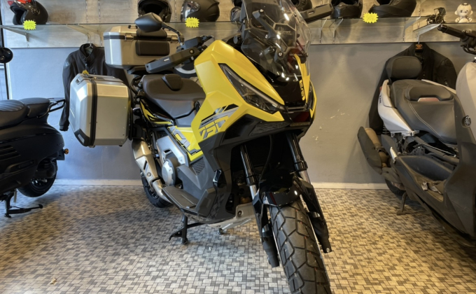Honda X-adv 750 image 1