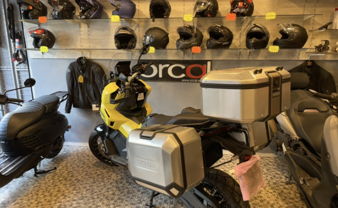 Honda X-adv 750 image 2