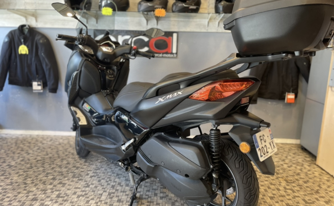 YAMAHA X-MAX 300 image 3