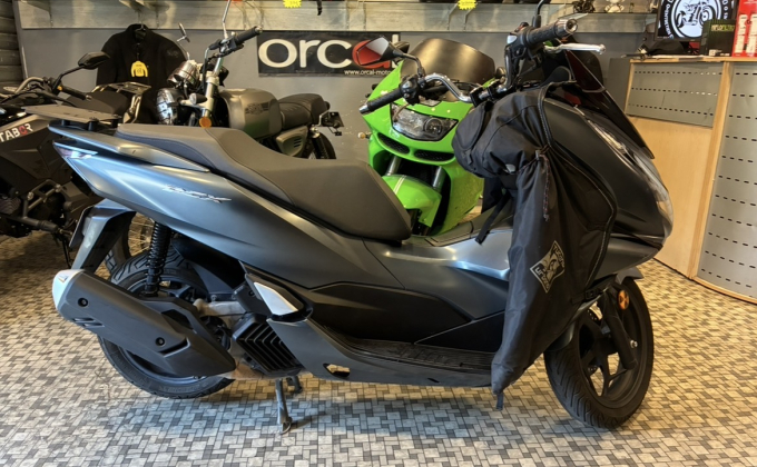 HONDA PCX image 2