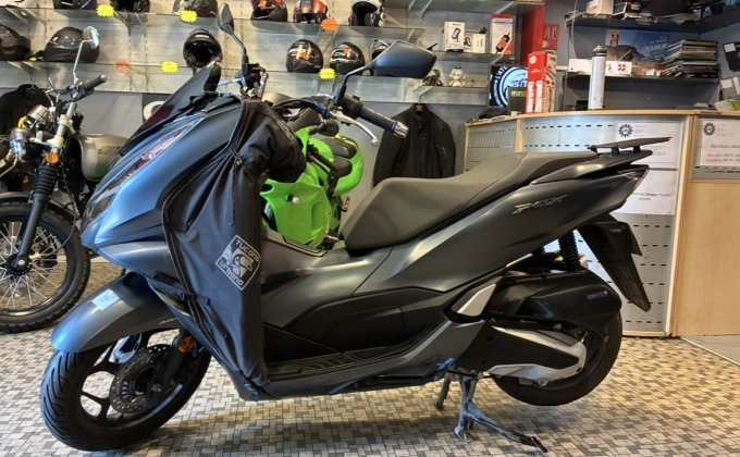 HONDA PCX image 3